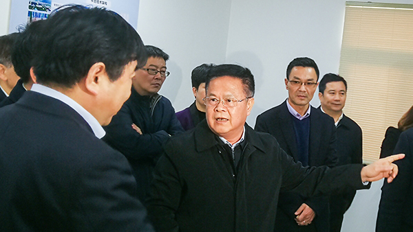 郑栅洁副书记在现场作重要指示 郑栅洁副书记在现场作重要指示