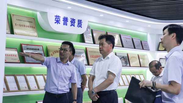 浙江省农业农村厅副厅长唐冬寿一行莅临91视频网址入口调研 浙江省农业农村厅副厅长唐冬寿一行莅临91视频网址入口调研