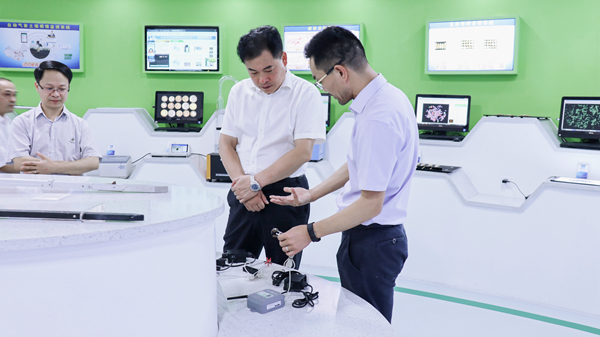 浙江省农业农村厅副厅长唐冬寿一行莅临91视频网址入口调研2 浙江省农业农村厅副厅长唐冬寿一行莅临91视频网址入口调研2