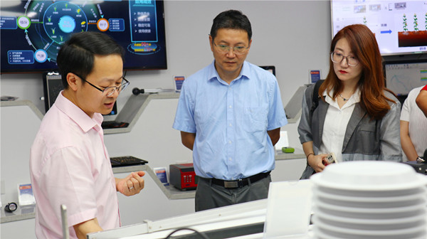 王建军一行参观91视频网址入口数字展厅 王建军一行参观91视频网址入口数字展厅